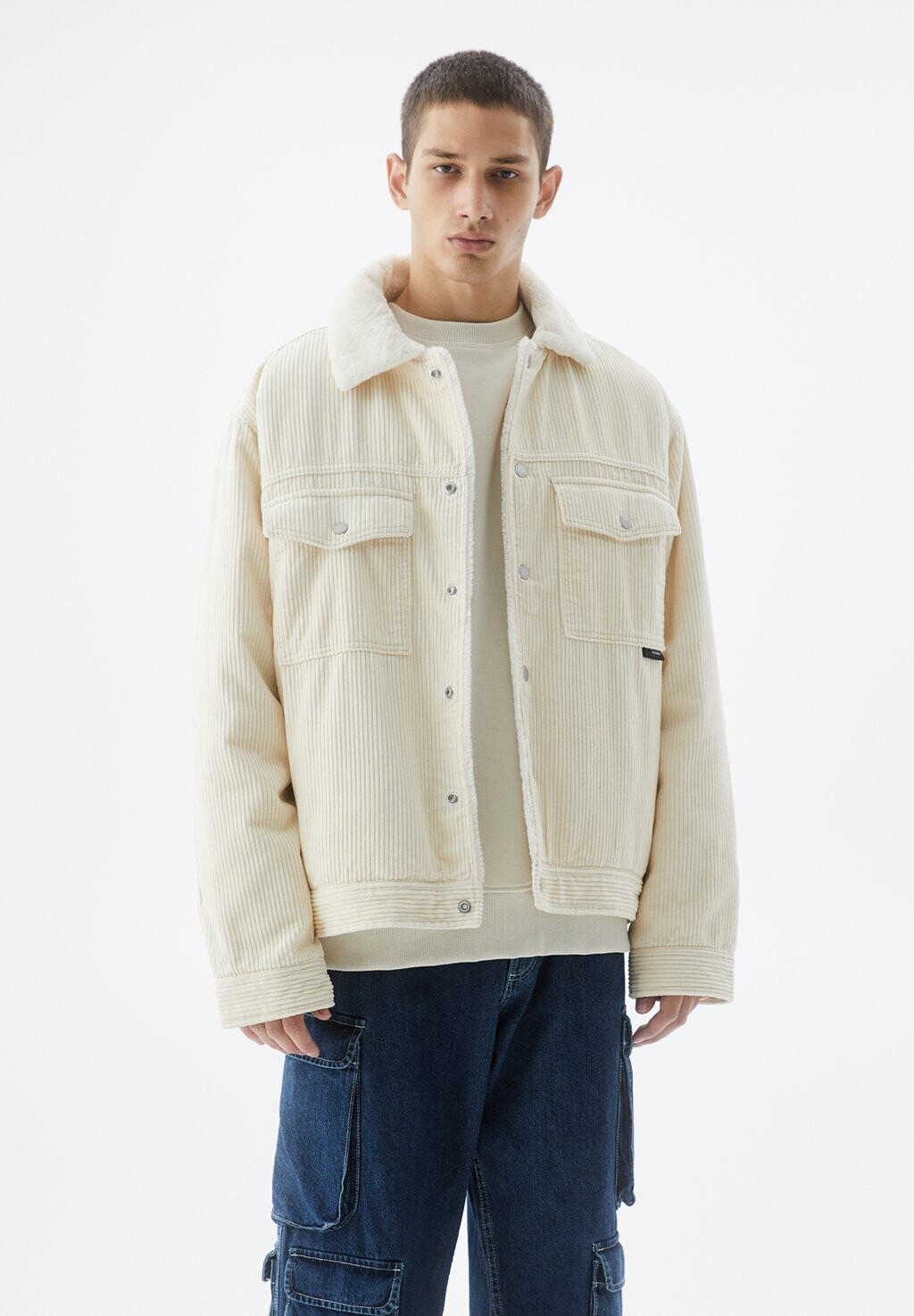 

Куртка межсезонная With Interior PULL&BEAR, белый
