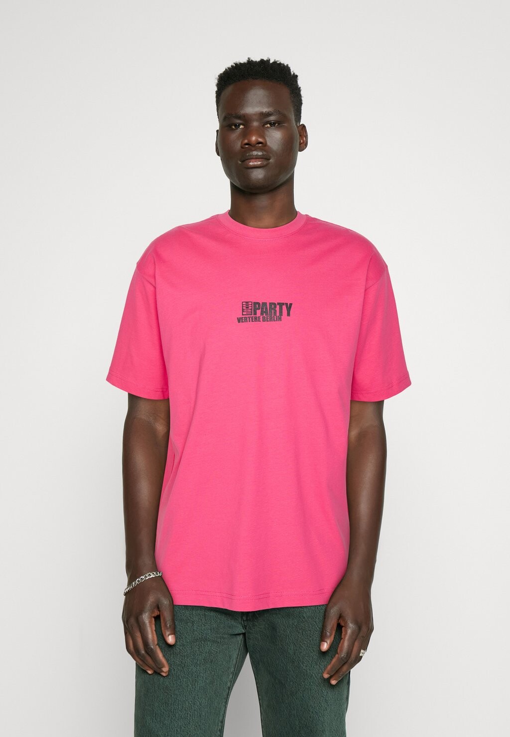 

Футболка с принтом Invite Unisex Vertere Berlin, цвет hot pink