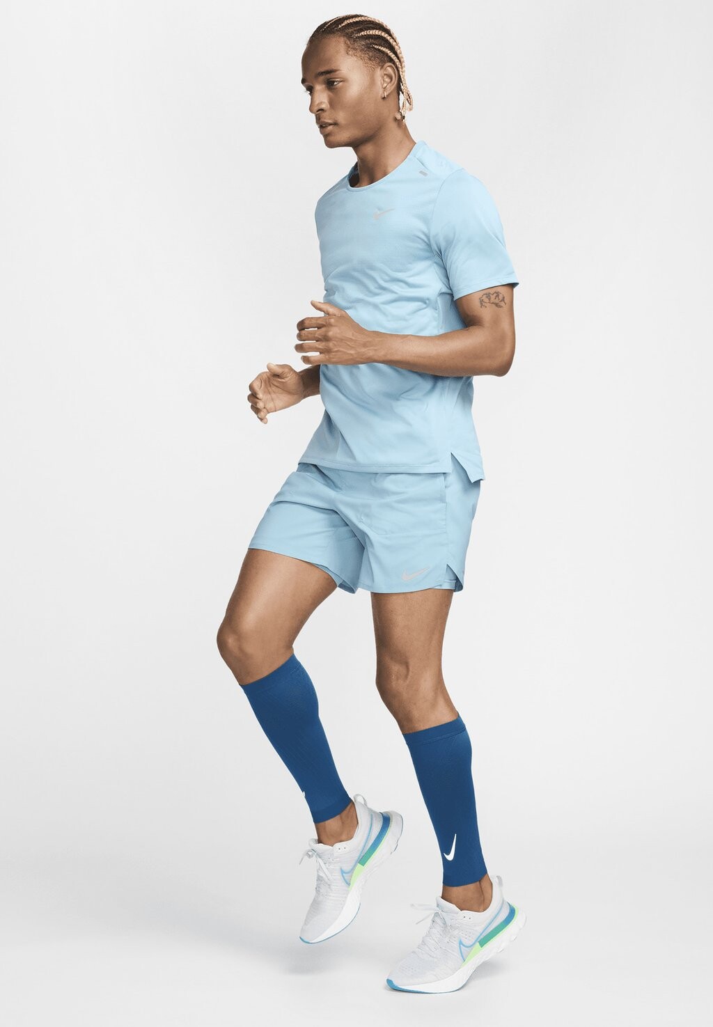

Спортивные шорты STRIDE 2IN1 7IN Nike, бирюзовый