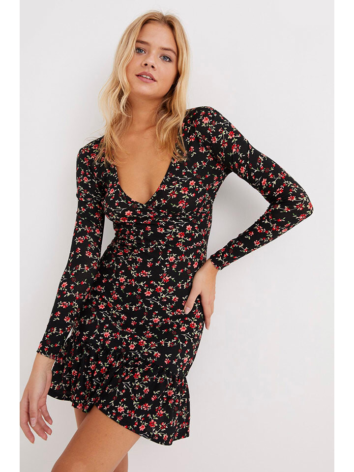 

Короткое платье Cool and sexy, черный