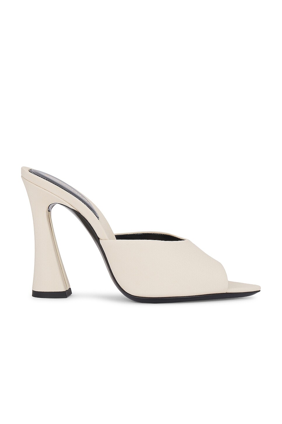 

Туфли Saint Laurent Suite, цвет Pale Sand