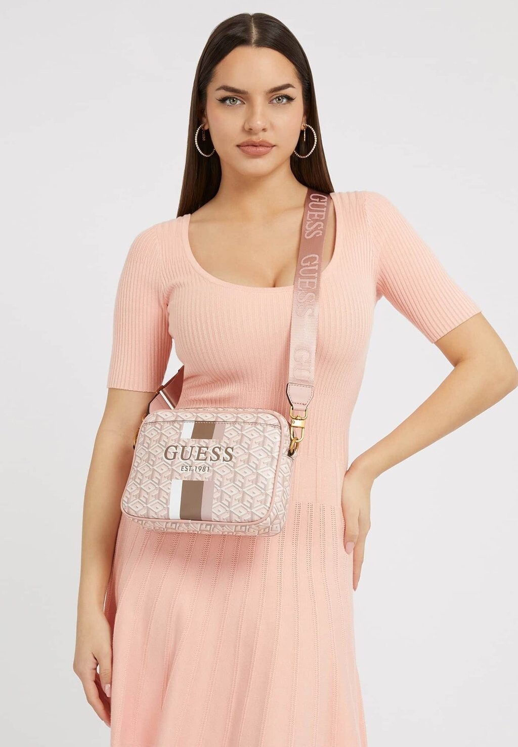 

Сумка через плечо Guess