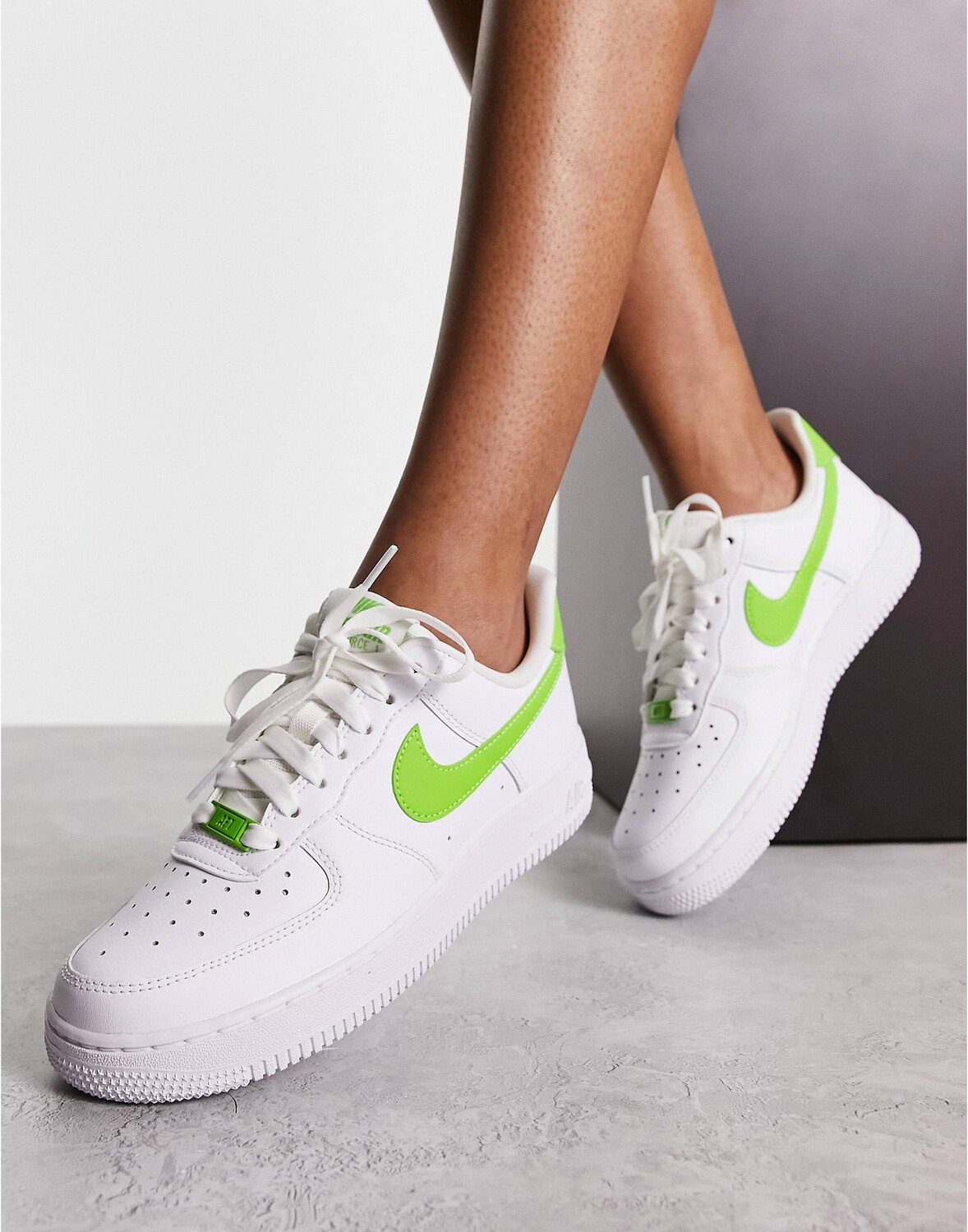 

Бело-зеленые кроссовки Nike Air Force 1, Зеленый