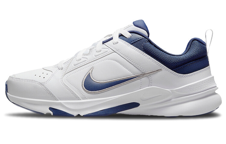

Кроссовки Nike Defy All Day, белый / серебристый металлик