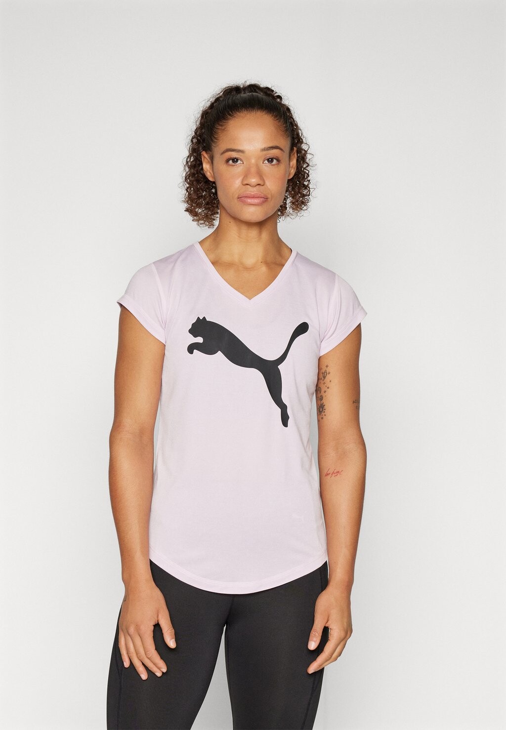 Спортивная футболка TRAIN FAVORITE HEATHER CAT TEE Puma, цвет grape mist футболка train fav heather cat puma светло синий