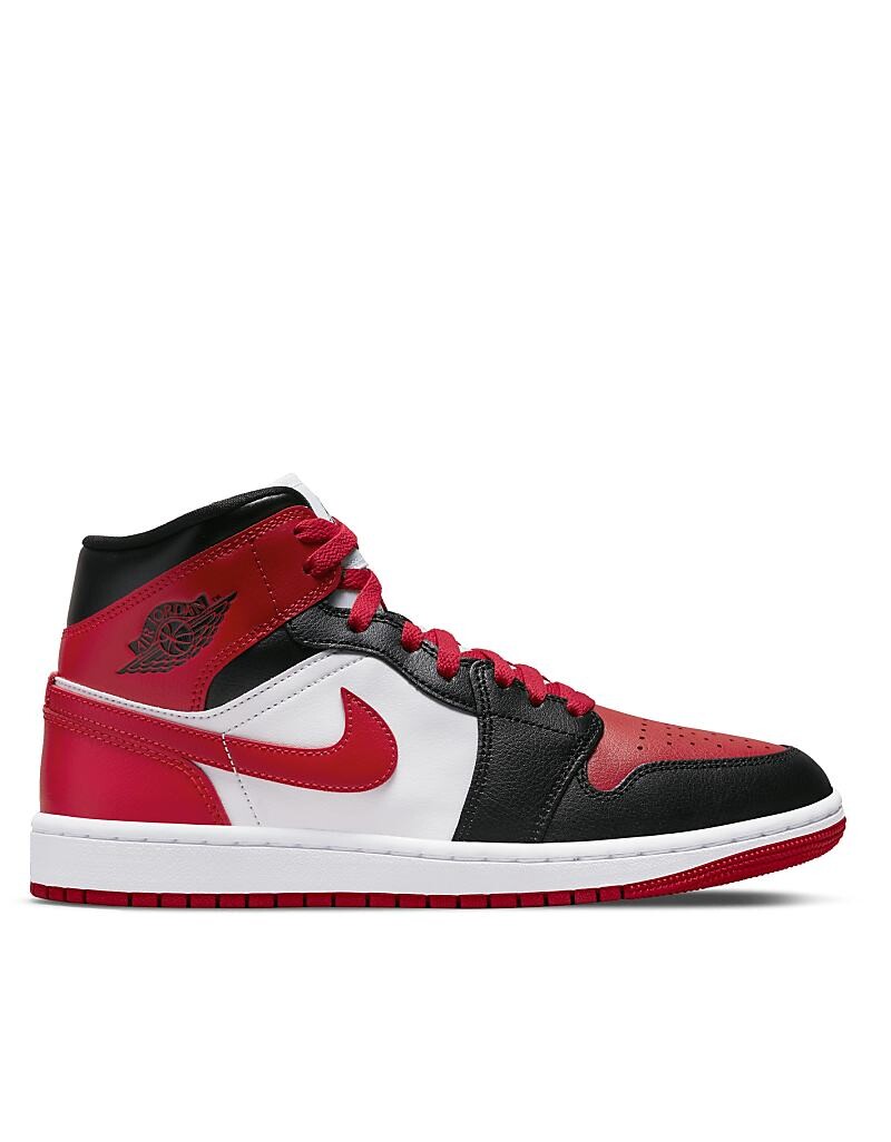

Черные и красные средние кроссовки Nike Air Jordan 1, Черный, Черные и красные средние кроссовки Nike Air Jordan 1