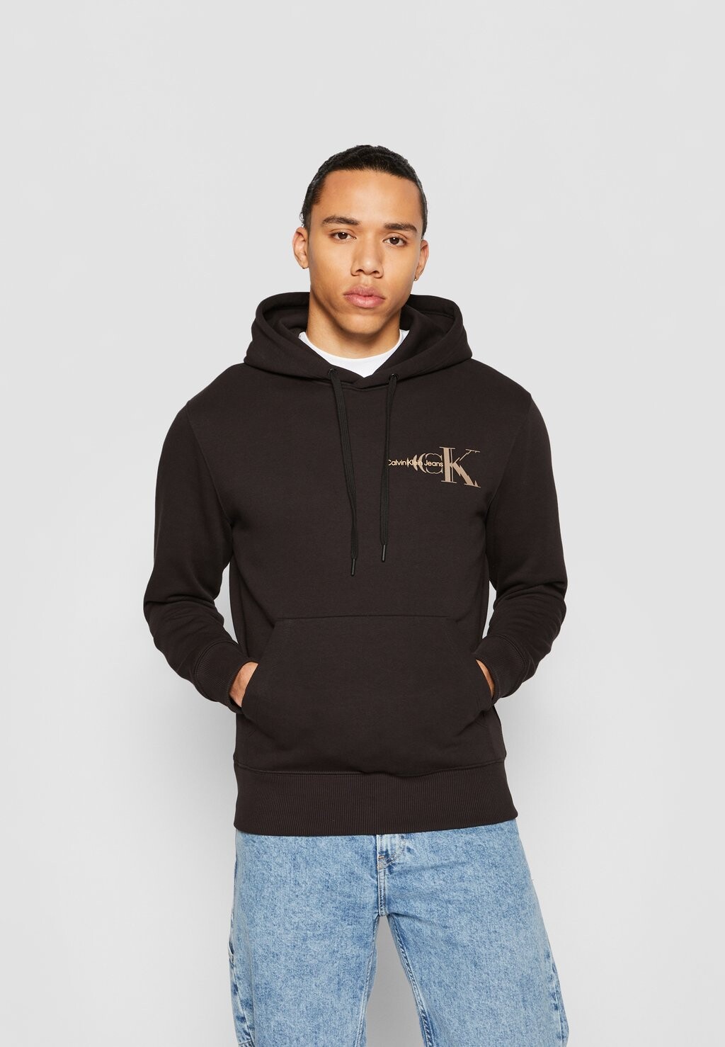 

Худи Calvin Klein Jeans, черный