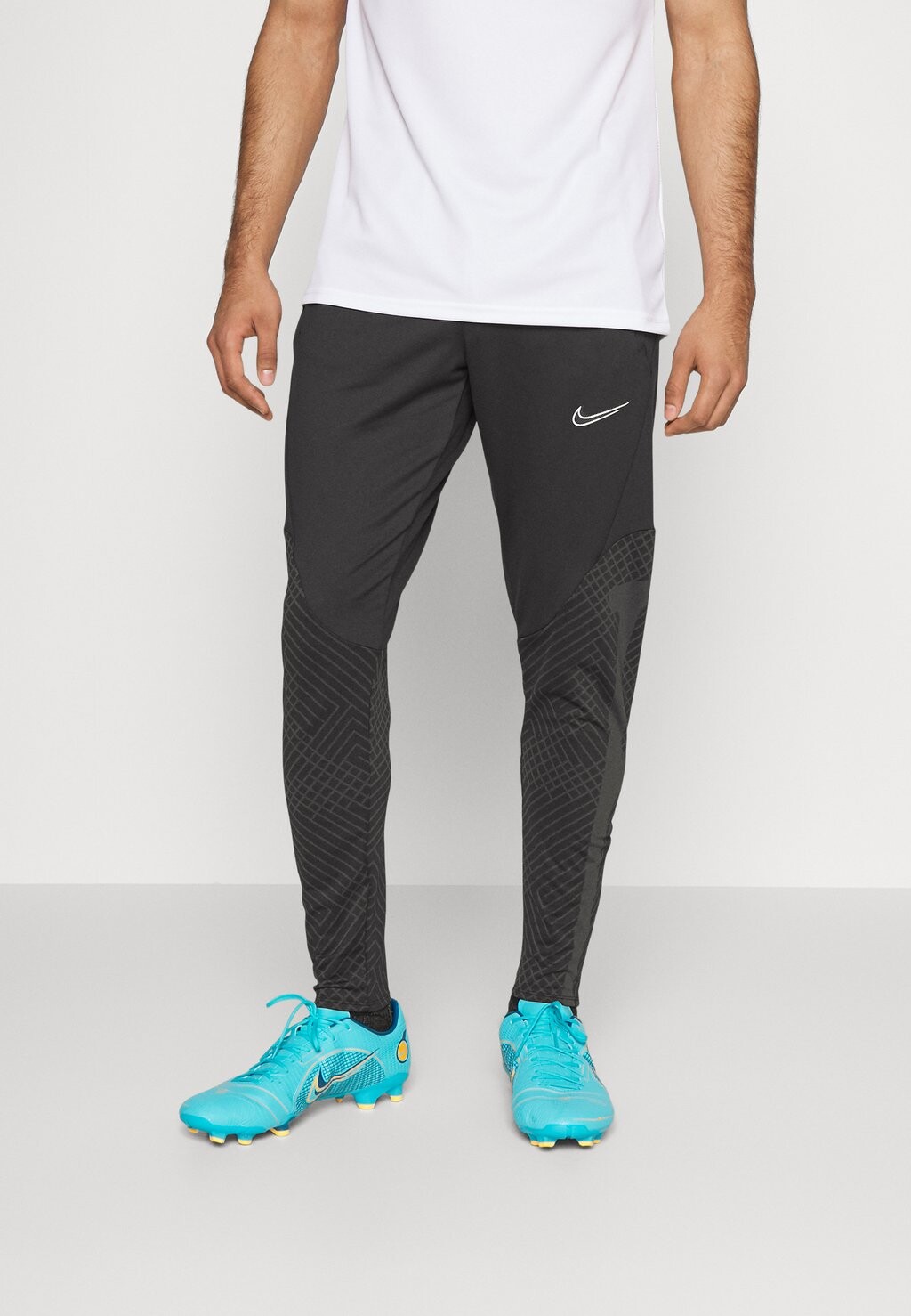 

Спортивные брюки Nike Strike, черный / антрацит