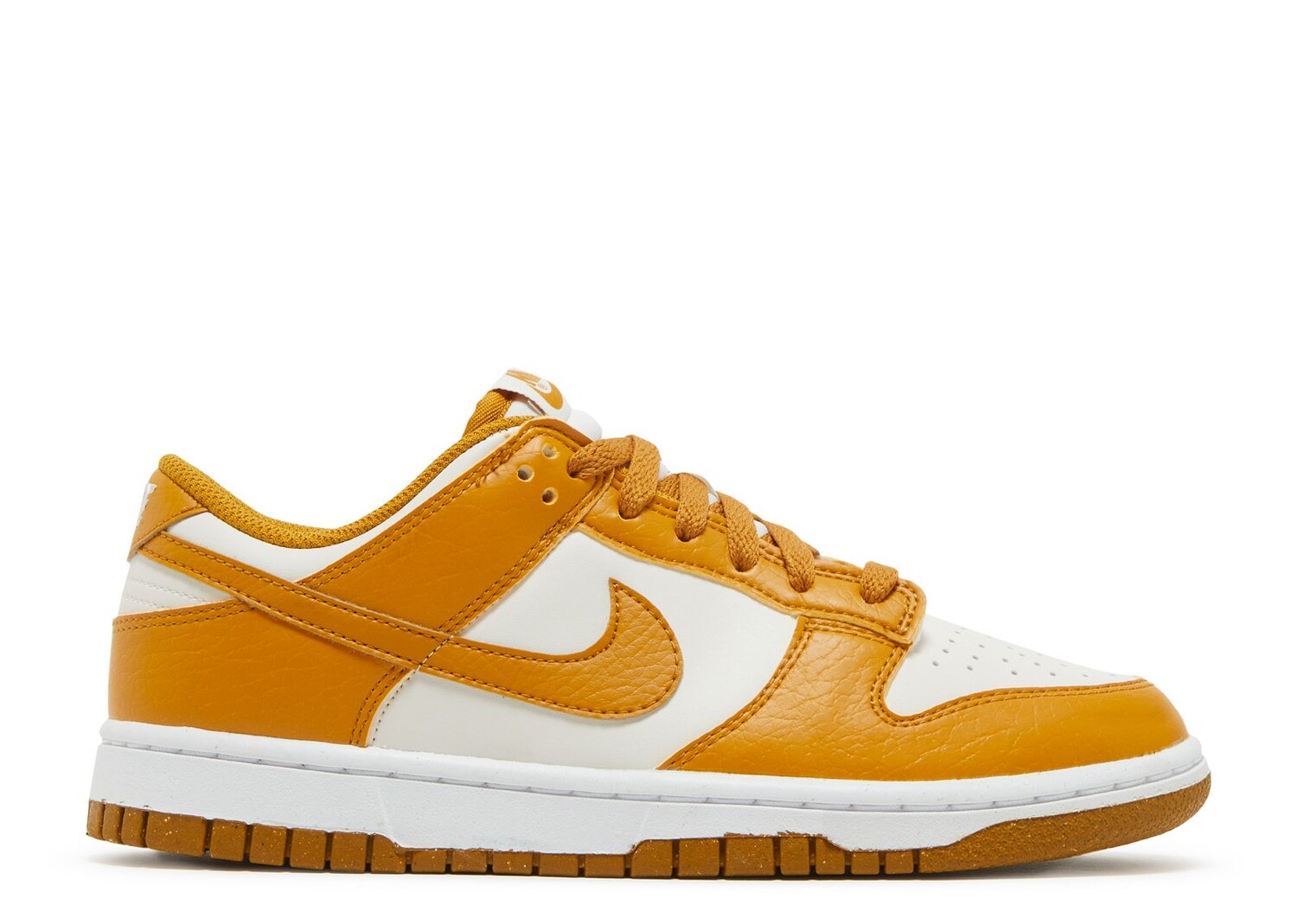 

Кроссовки Nike Wmns Dunk Low Next Nature 'Gold Phantom', коричневый