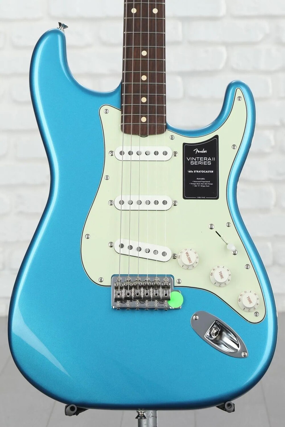 

Новая электрогитара Fender Vintera II '60s Stratocaster - Lake Placid Blue