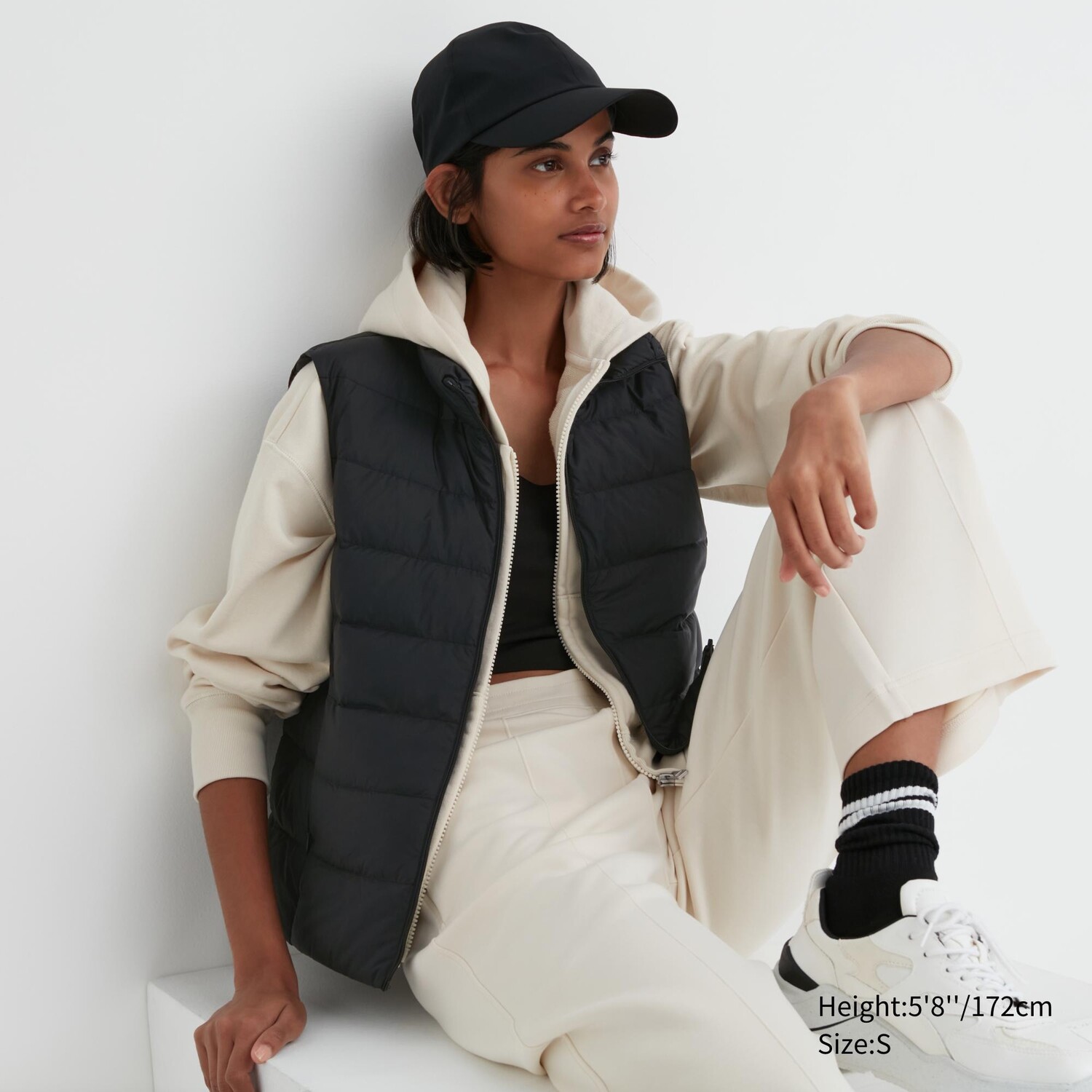 Жилет Uniqlo женский пуховый ультралегкий, черный