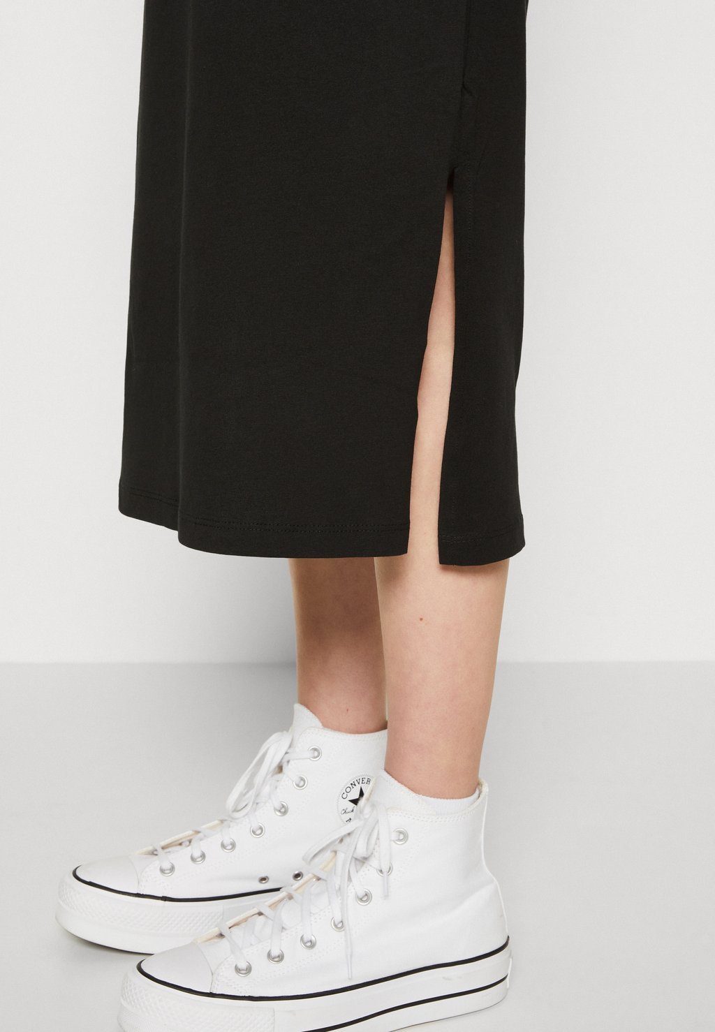 

Дневное платье Vmmolly Ss Calf Noos Vero Moda, черное