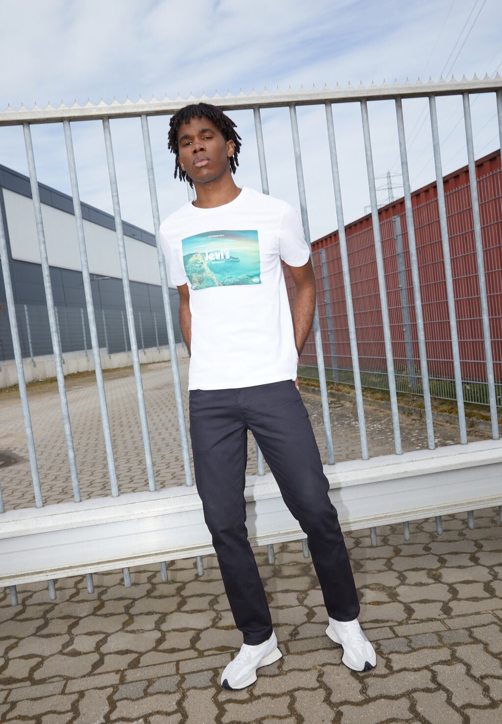 

Джинсы облегающего кроя Levi's