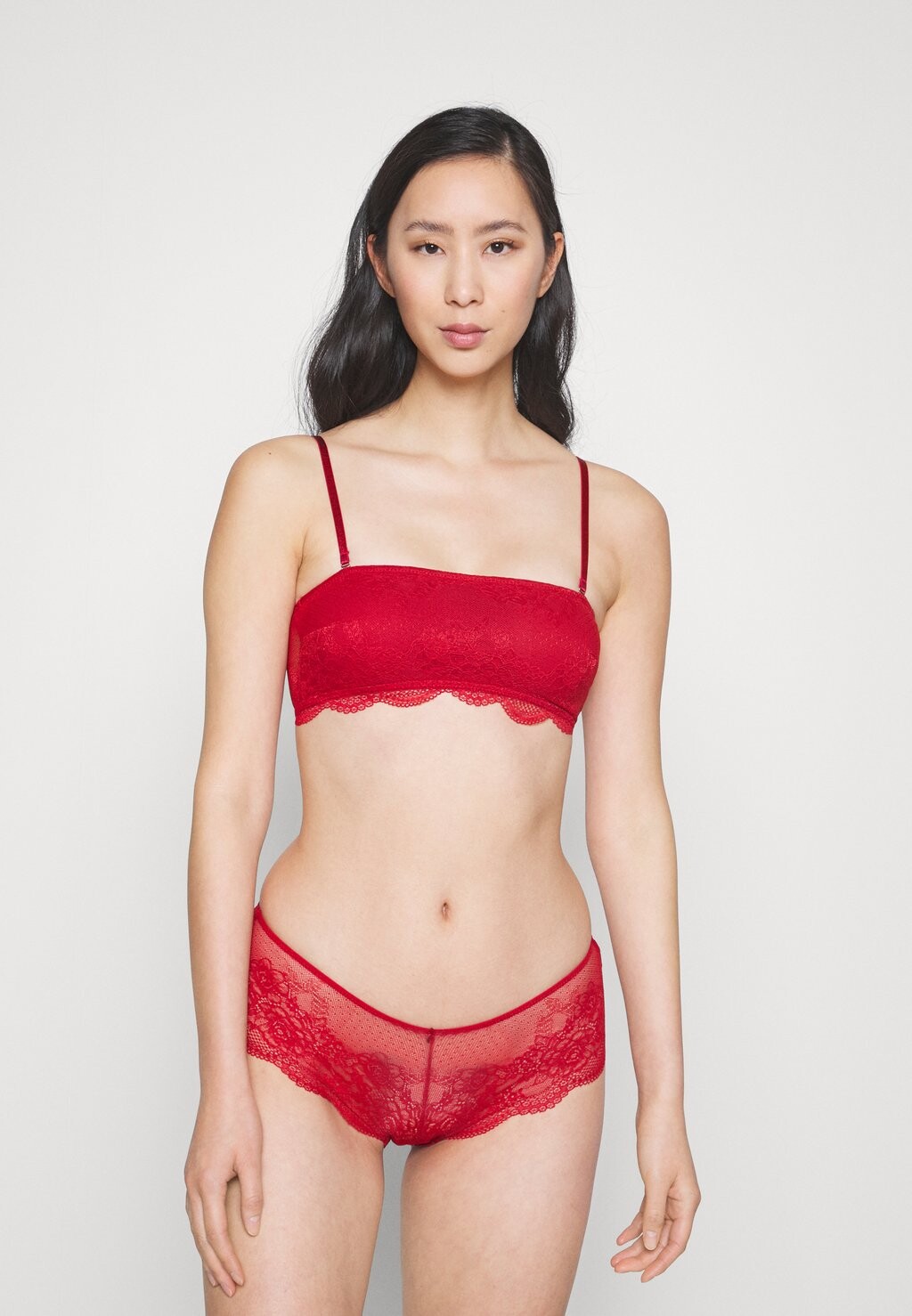 

Бюстье Cotton On