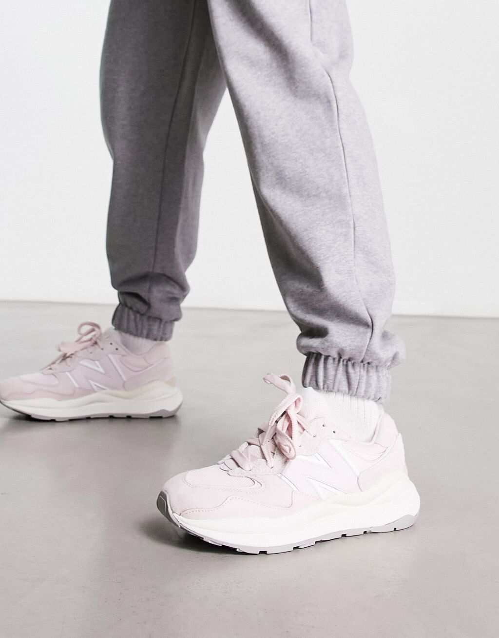 

Розовые кроссовки New Balance 5740, Розовый