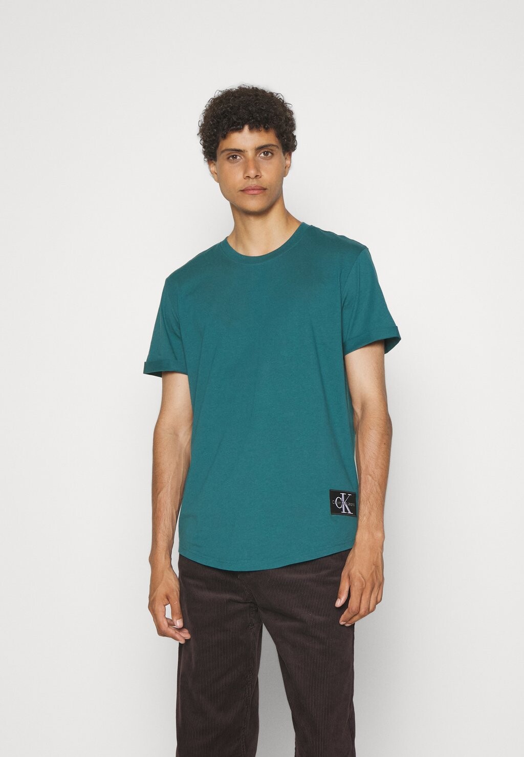 

базовая футболка Badge Turn Up Sleeve Calvin Klein Jeans, цвет atlantic deep