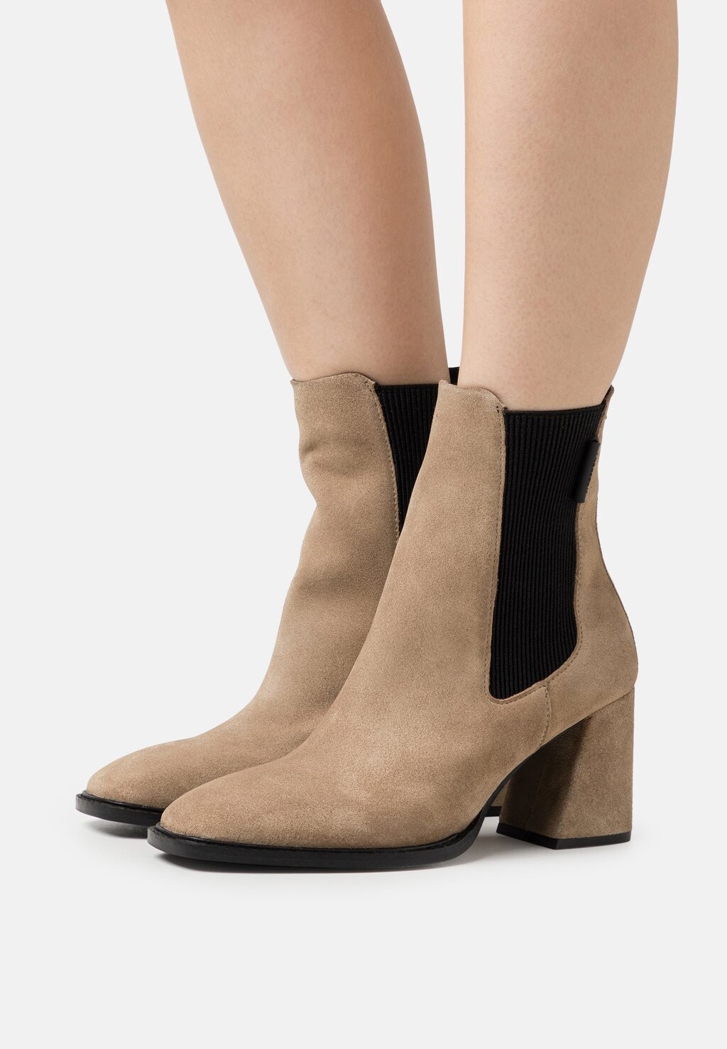 

Ботильоны Frankie Ribbed Chelsea Boot Walk London, цвет taupe