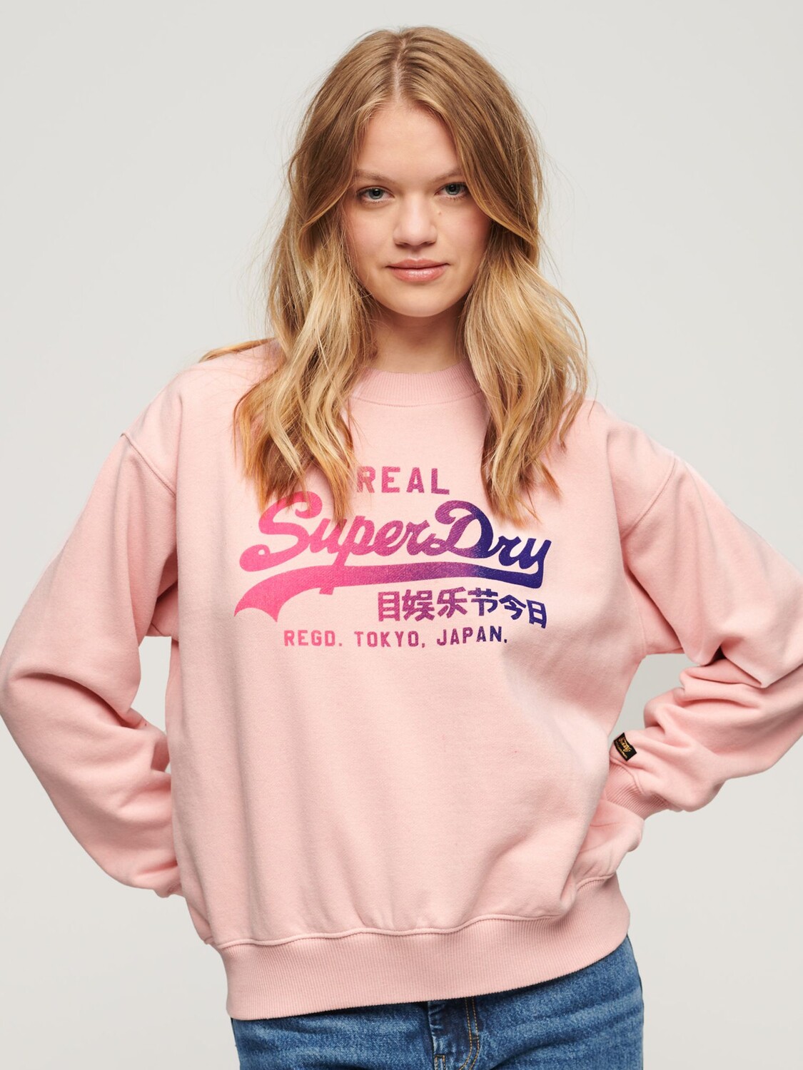 

Толстовка с графическим логотипом Superdry Tonal Vintage, цвет Somon Pink Marl
