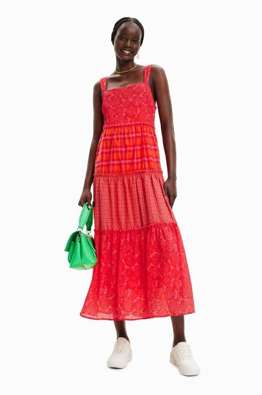 

Дезигуальное платье Desigual, красный