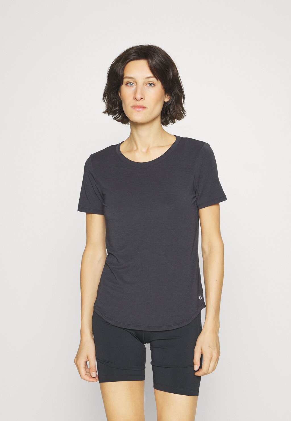 

Базовая футболка Breathe Crewneck GAP, черный