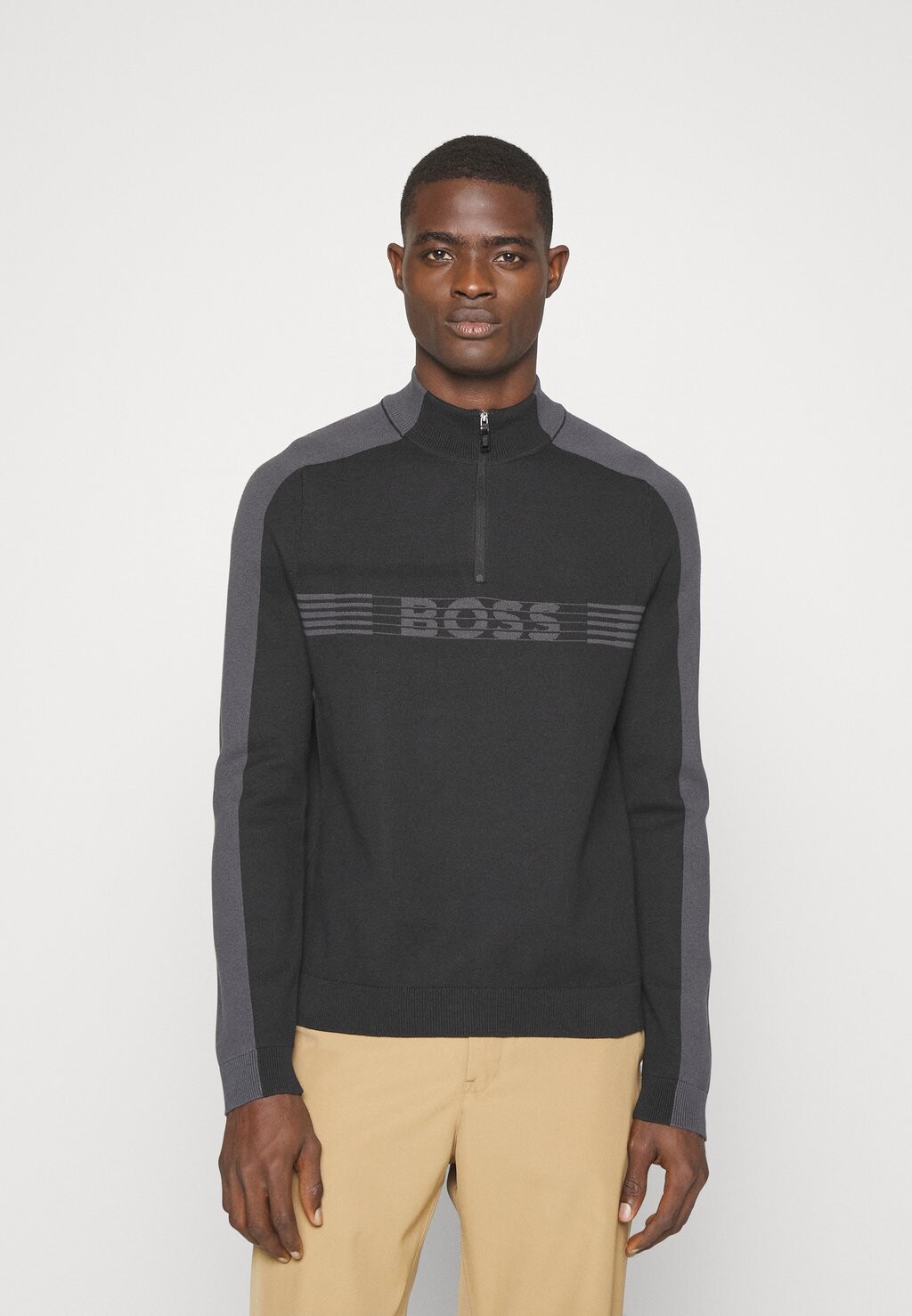 

Свитер BOSS