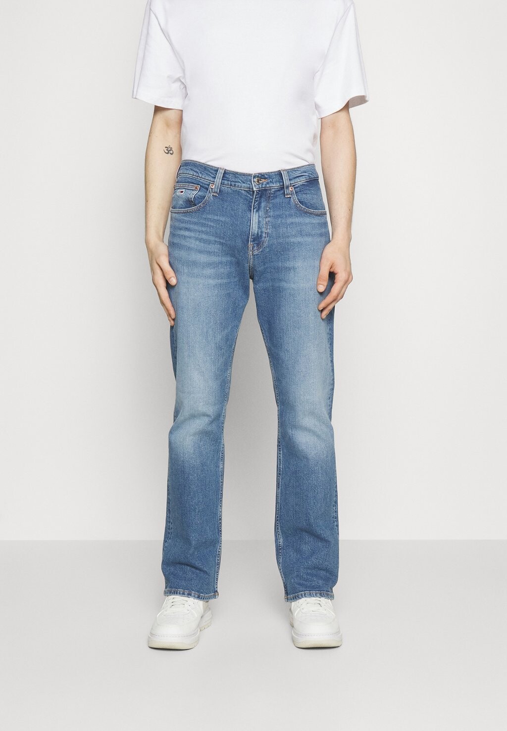 

Джинсы Bootcut Tommy Jeans