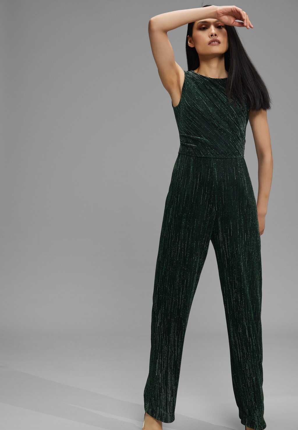 

Комбинезон PLISSIERTES IN GLITZEROPTIK Swing, цвет dark green