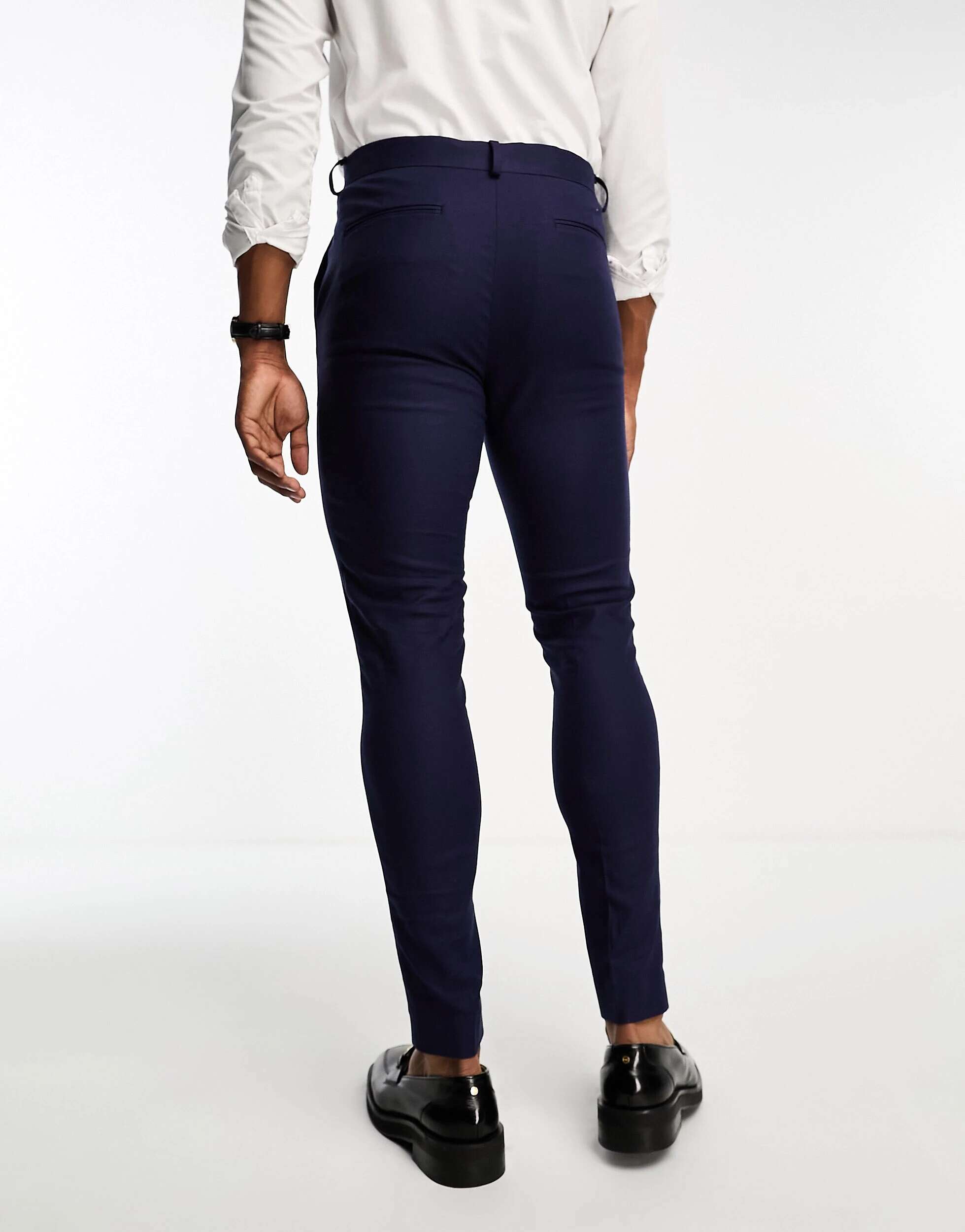 цена Темно-синие суперузкие брюки из льняного микса ASOS