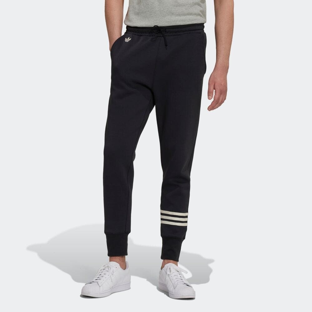 

Толстовка Adidas HM1861, черный