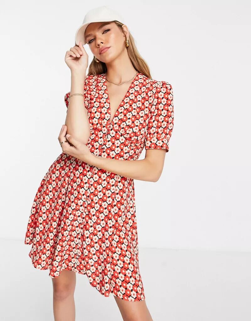 

Короткое повседневное платье на пуговицах Topshop с разноцветным цветочным принтом