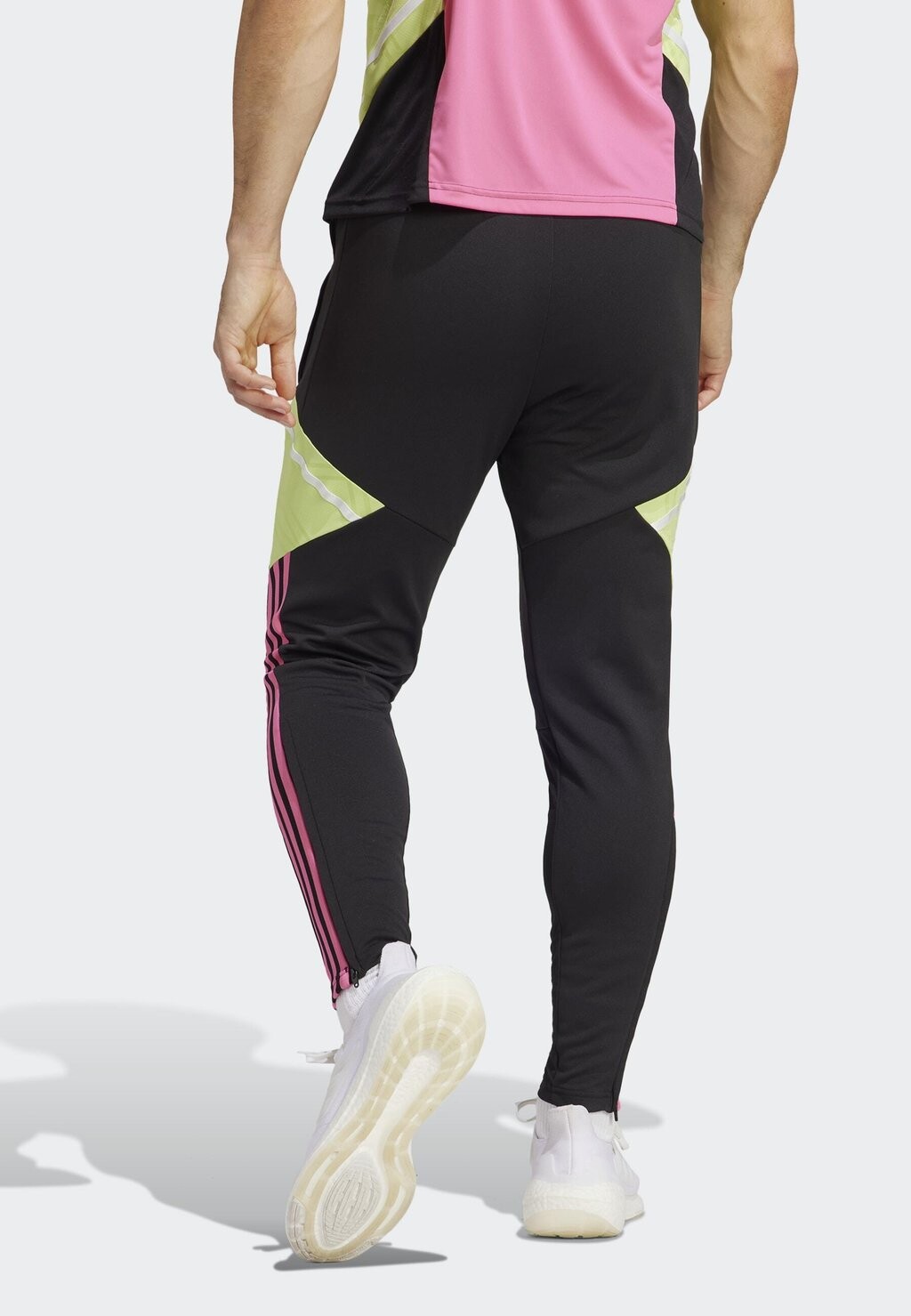 

Спортивные брюки Adidas