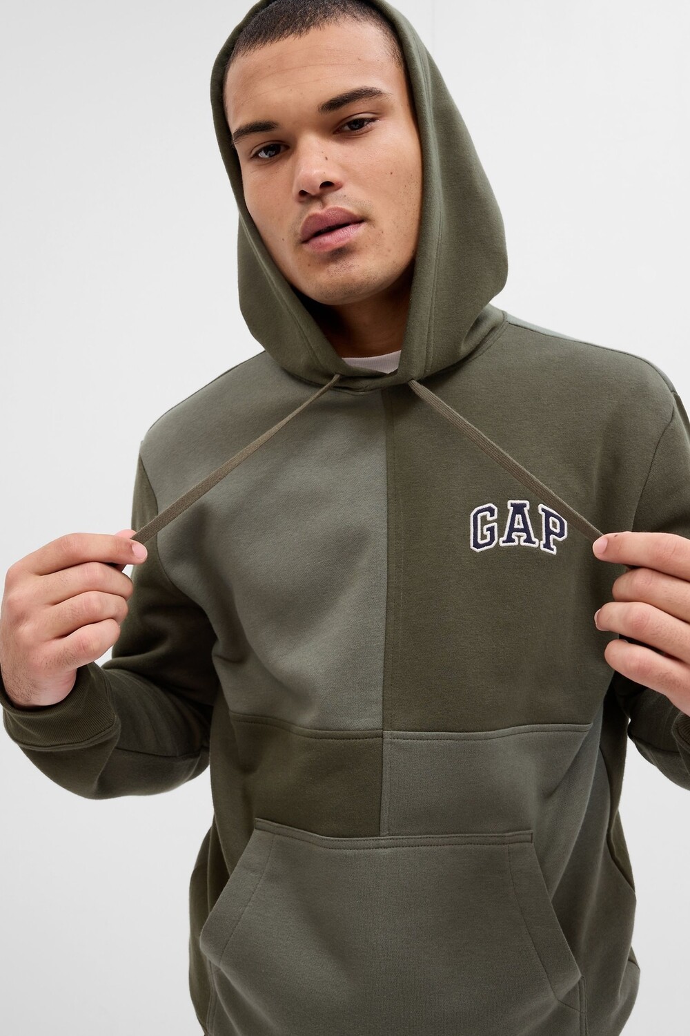 

Толстовка в стиле колор-блок с логотипом Gap, зеленый