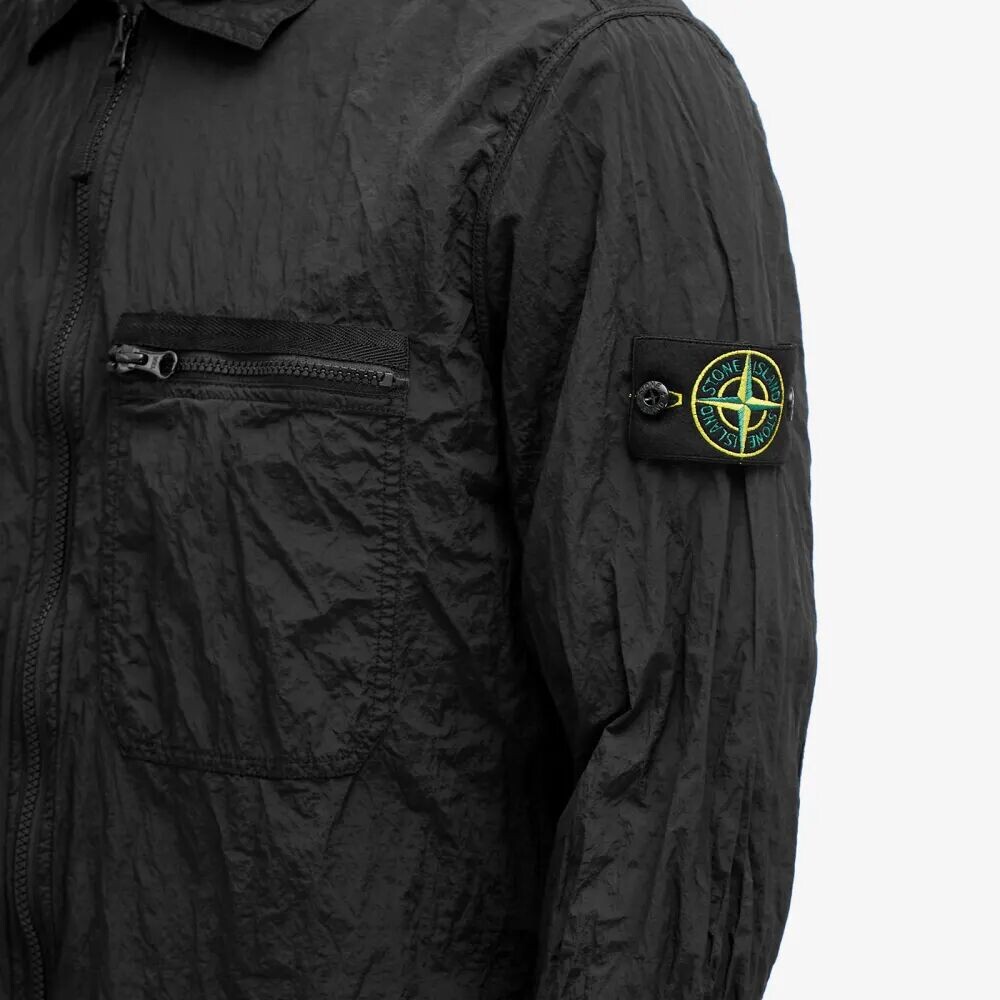 

Stone Island Нейлоновая куртка-рубашка с эффектом металлик, черный