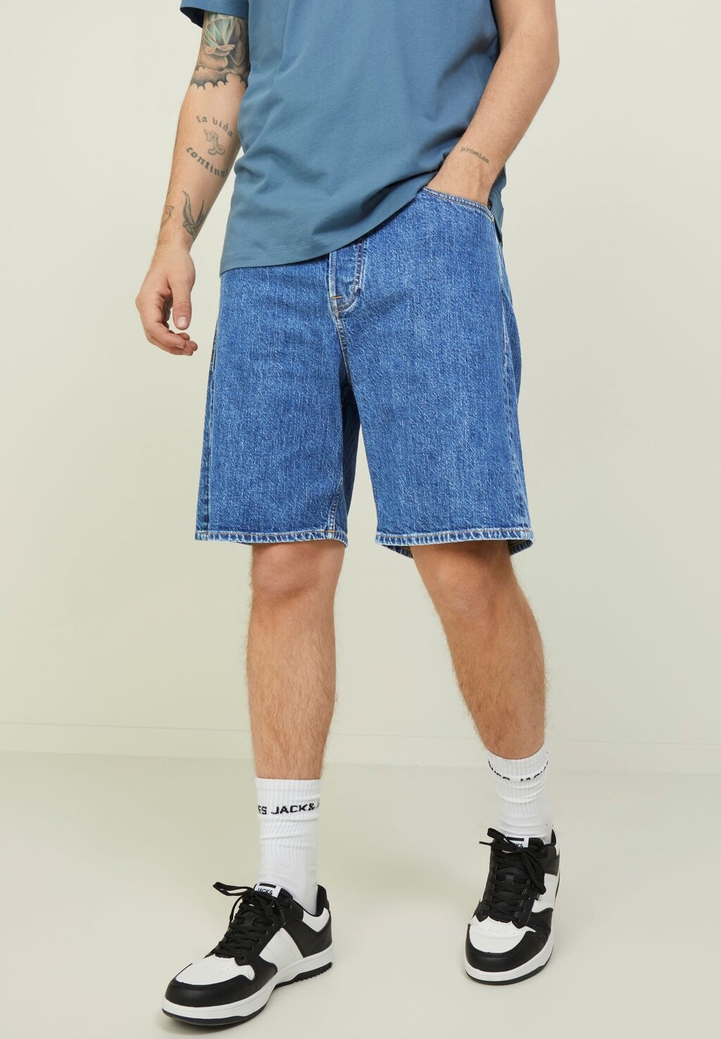 

Джинсовые шорты Jack & Jones