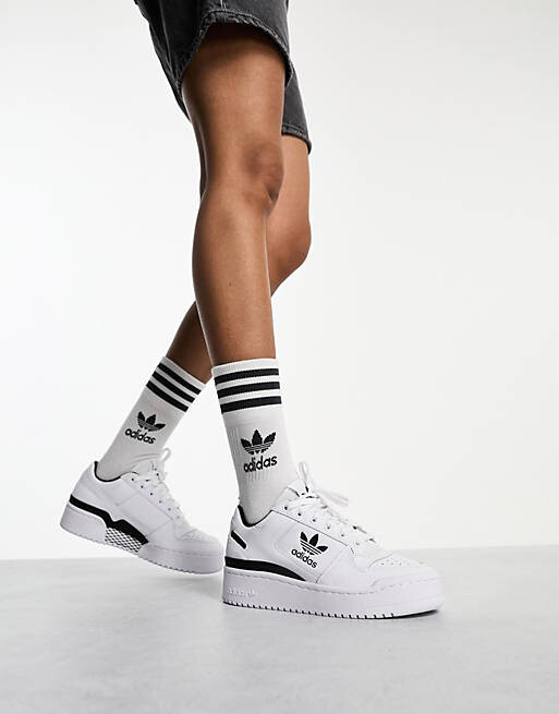 

Белые кроссовки adidas Originals Forum с черным трилистником