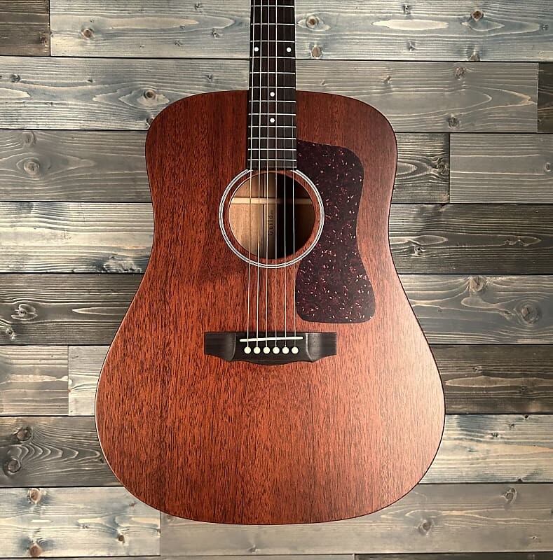 

Акустическая гитара Guild D-20 Mahogany Dreadnought - Natural Satin