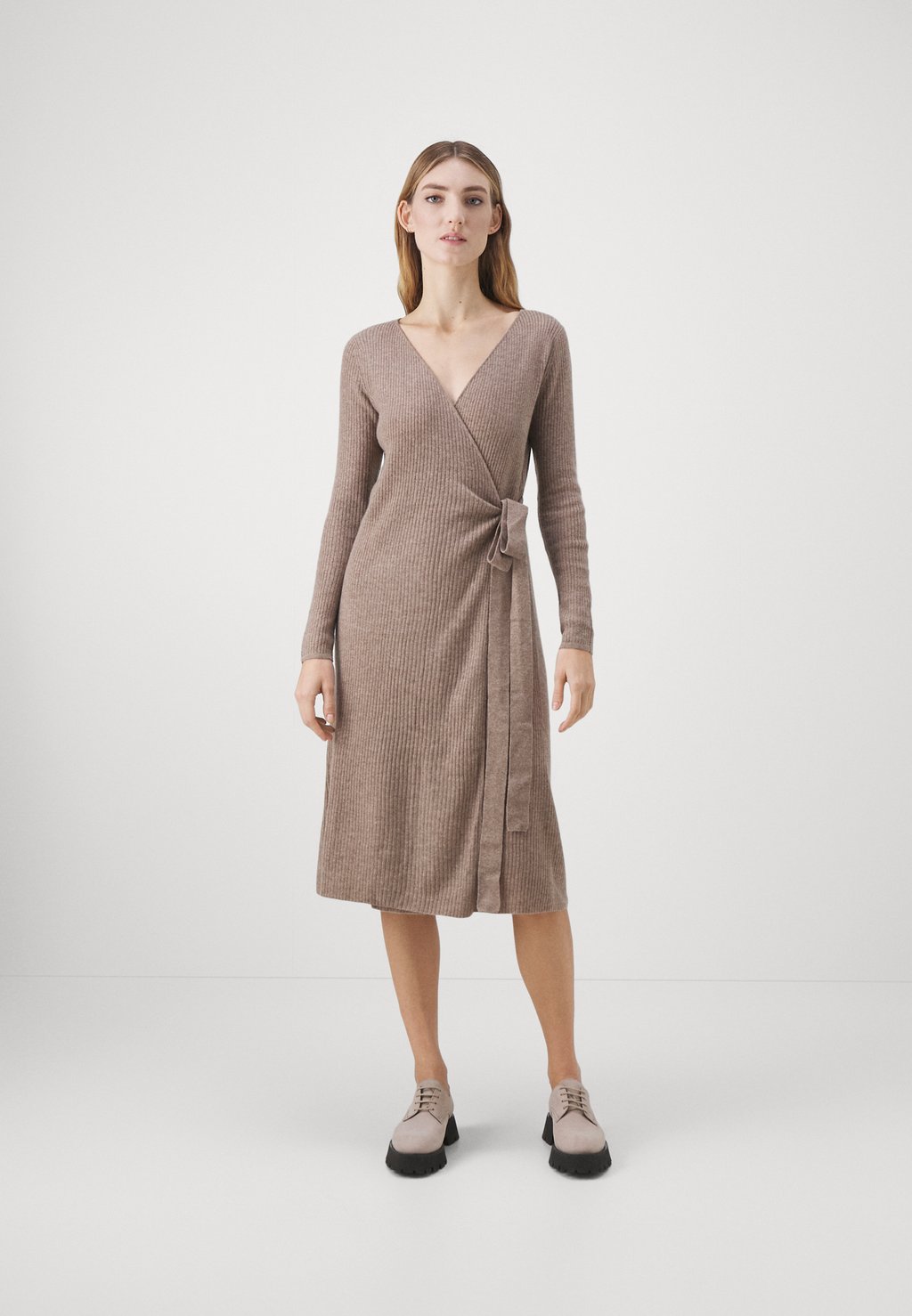 Платье-джемпер WRAP MIDI DRESS Davida Cashmere, серо-коричневый