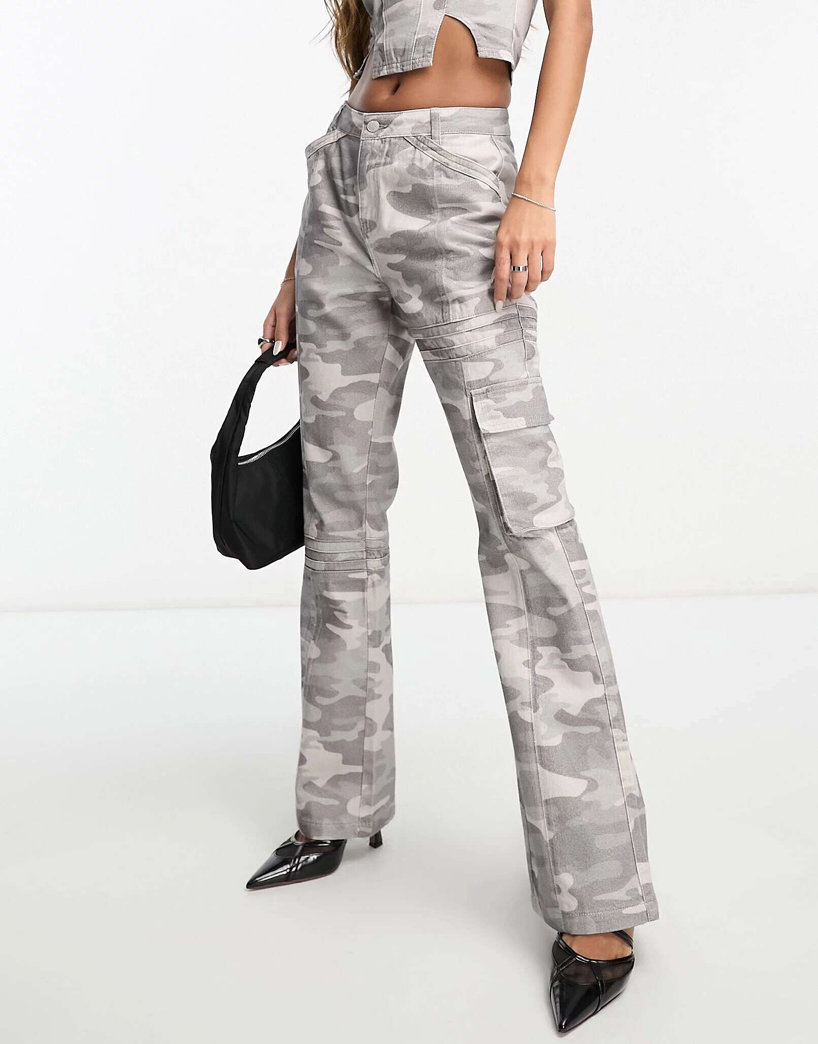 Джинсы-карго ASYOU с камуфляжным принтом джинсы asos для беременных 48 размер
