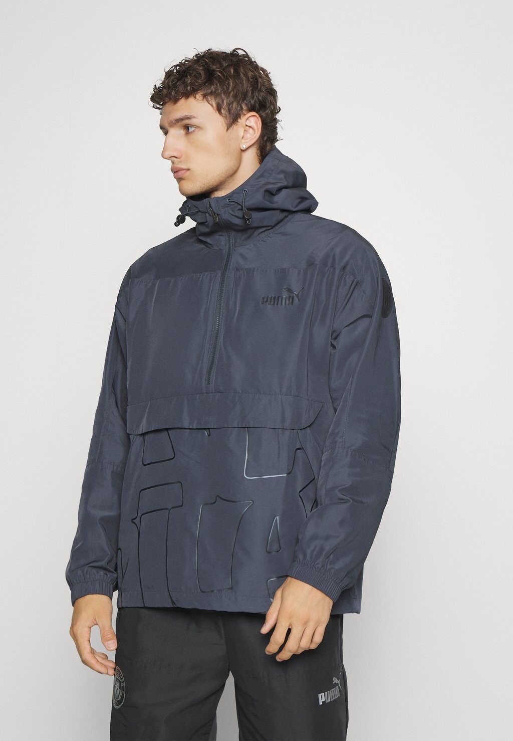

Клубная экипировка Puma КУРТКА AC MILAN С КАПЮШОНОМ, цвет strong gray