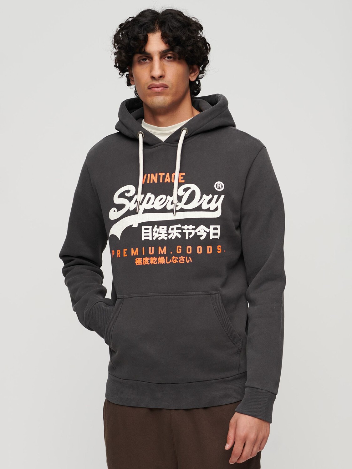 

Классическая худи с винтажным логотипом Heritage Superdry, мытый черный