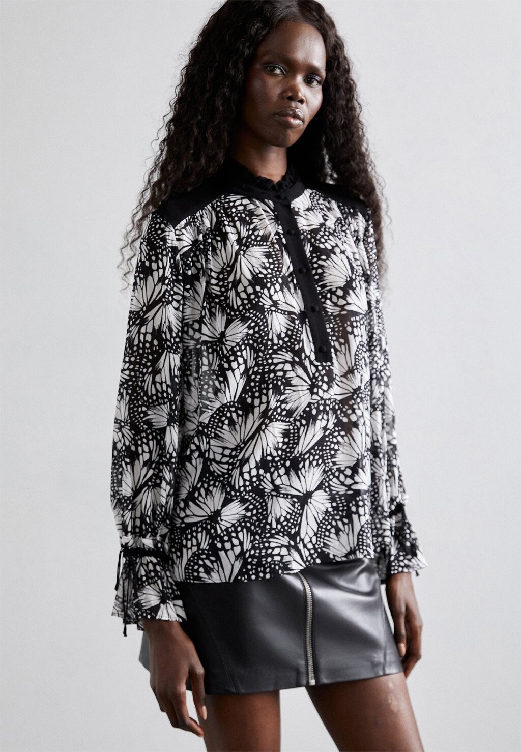 

Блузка The Kooples, цвет black