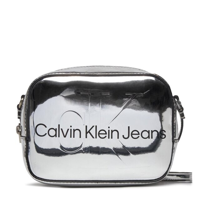 

Сумка Calvin Klein Jeans SculptedCamera, серебро