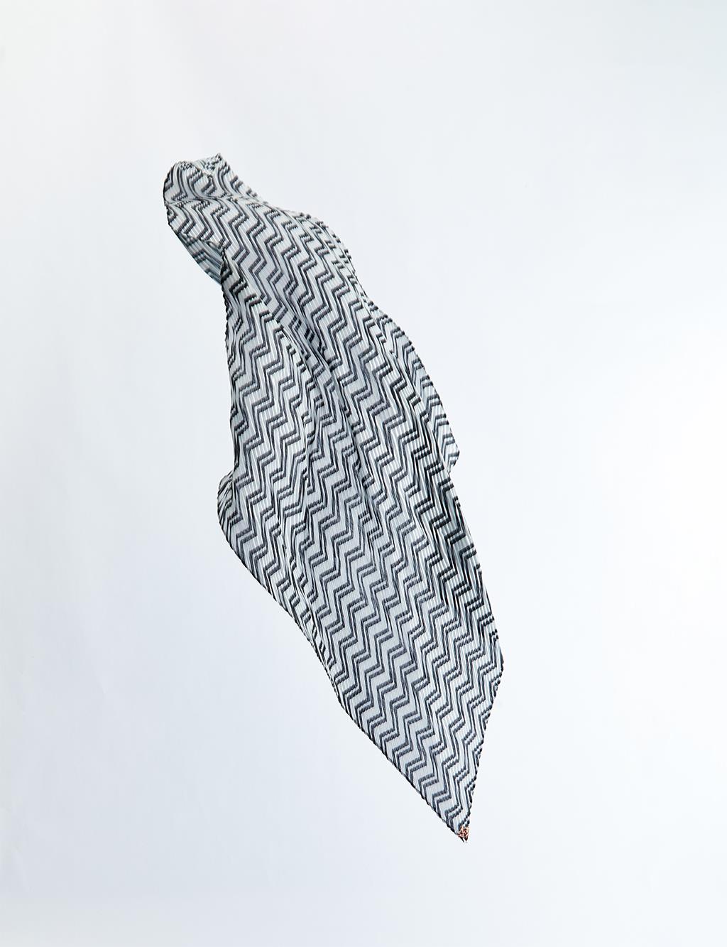 Плиссированный шарф с зигзагообразным узором Черно-Бежевый Kayra