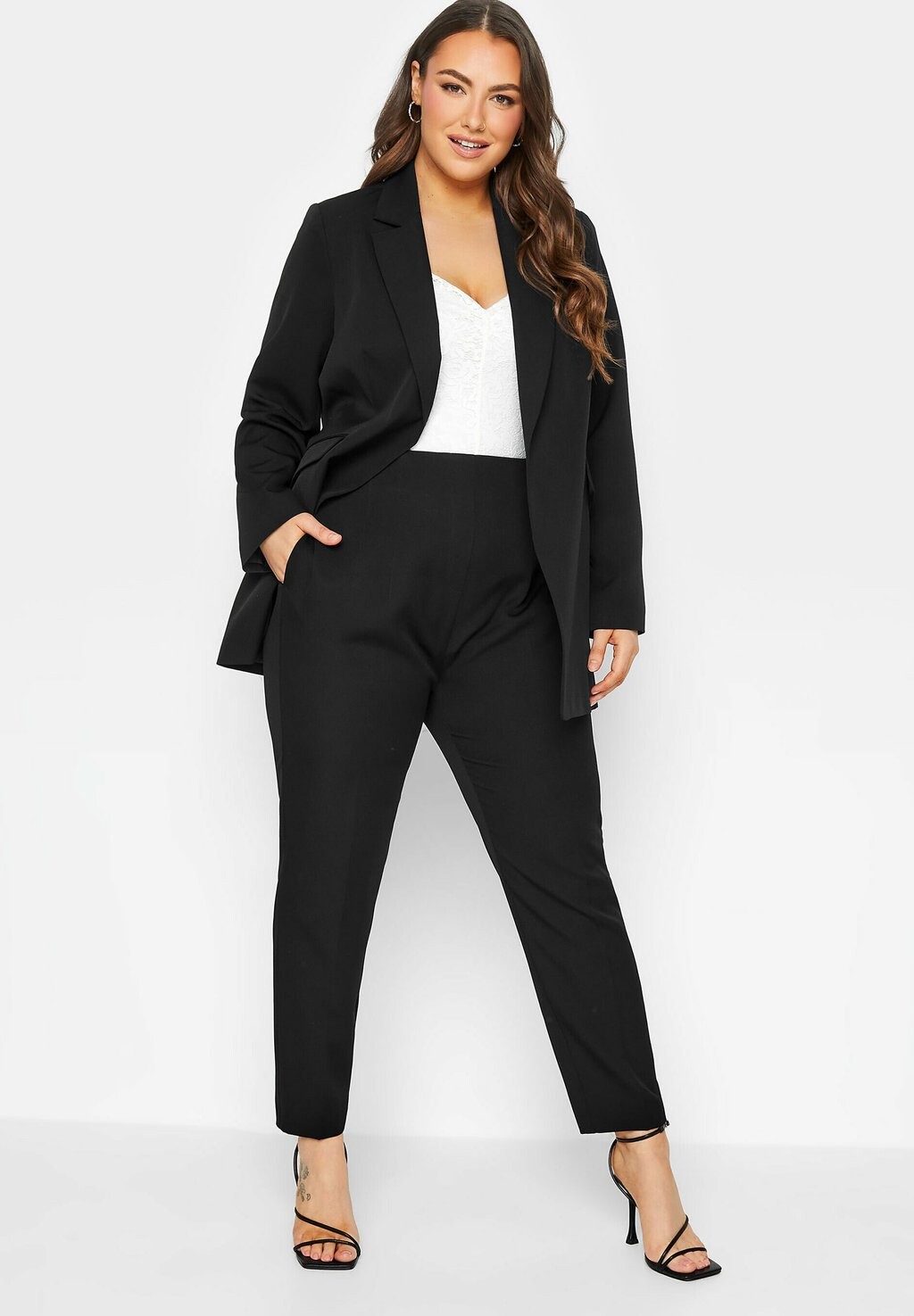 

Брюки Yours Clothing, черный