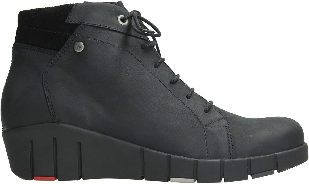 

Ботинки на шнуровке Chicago Water Resistant Wolky, цвет Black Quebec Nubuck
