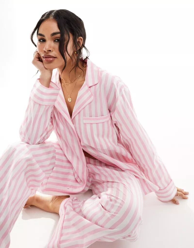 

Рубашка и брюки-пижамы с длинными рукавами ASOS из тканого материала в розовую полоску