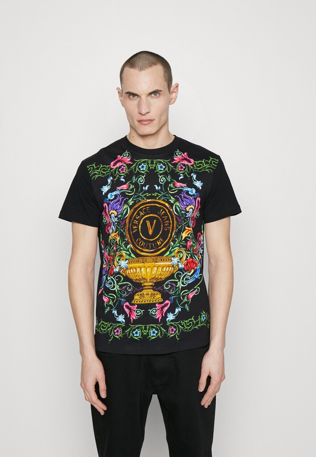 

Футболка с принтом Versace Jeans Couture, черный