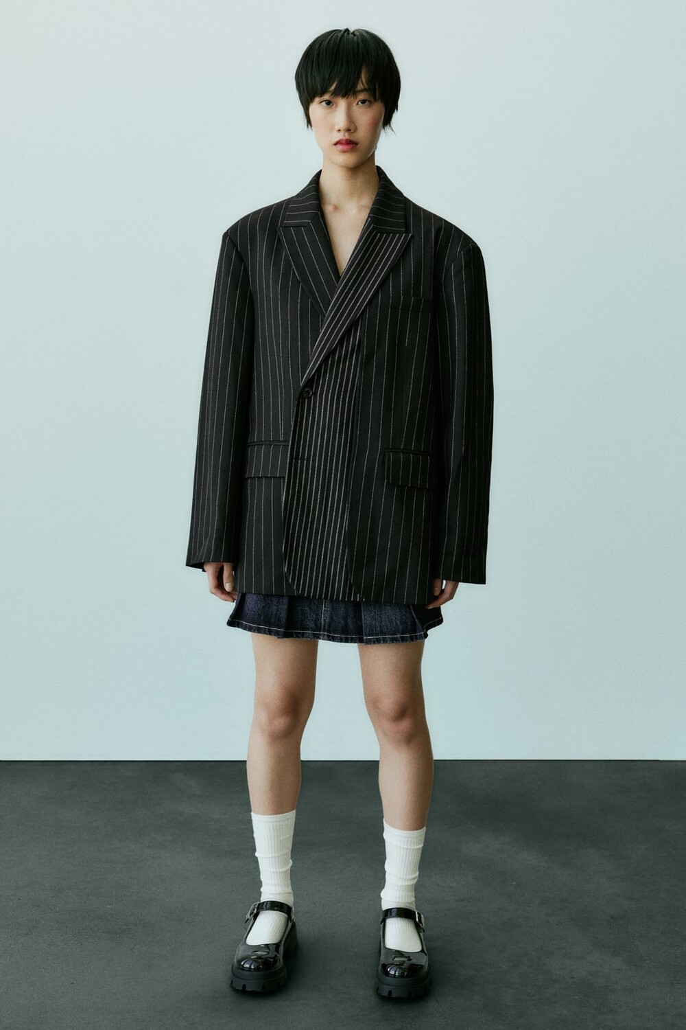 

Блейзер оверсайз в тонкую полоску ZARA, черный