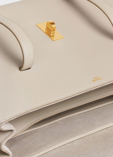 

Сумка Medium Soft 16 из гладкой телячьей кожи Celine