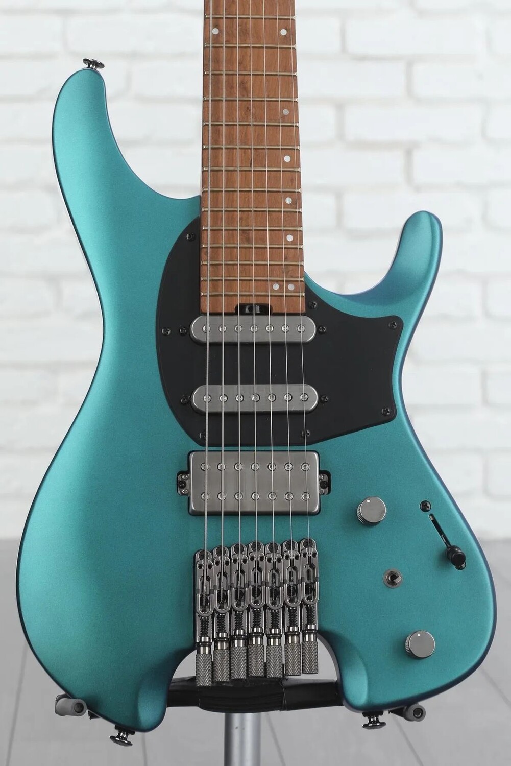 

7-струнная электрогитара Ibanez Q547 — синий хамелеон, матовый металлик
